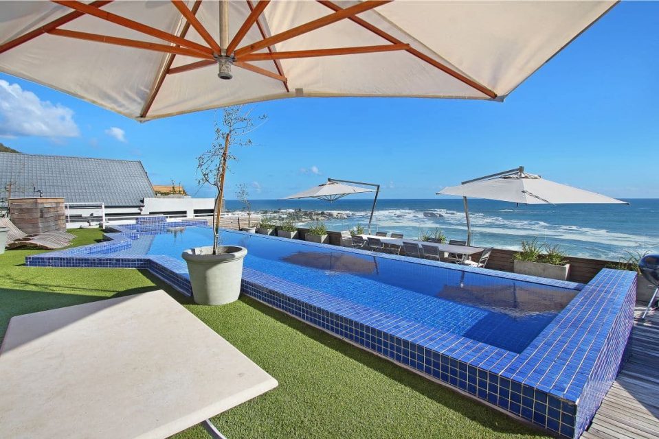 White Cliffs » Luxury Holiday Apartment (3 Bed) Clifton