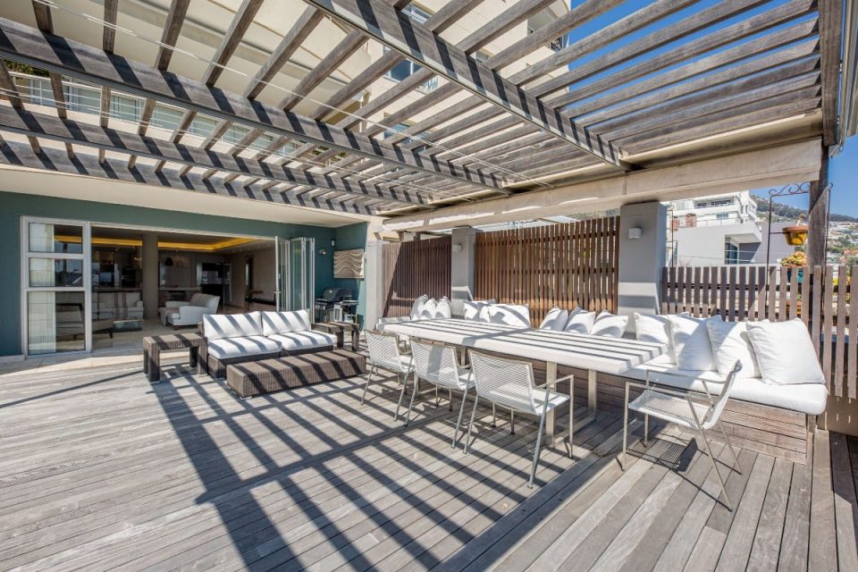 Echelon - Outdoor dining