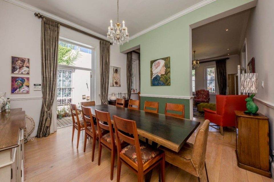 Ave Des Huguenots - Dining area