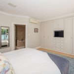 Ave Des Huguenots - Master bedroom