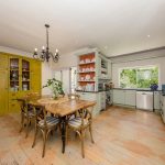 Ave Des Huguenots - Kitchen