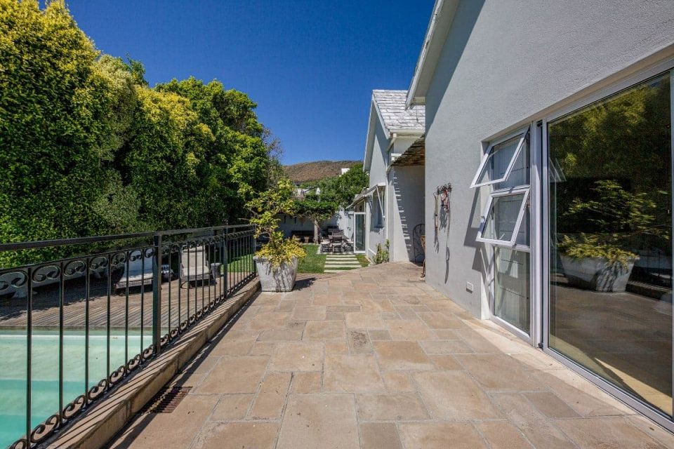 Ave Des Huguenots - Patio