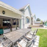 Ave Des Huguenots - Garden