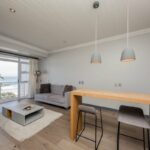 Seasonsfind The Bay -  Kitchen & living room