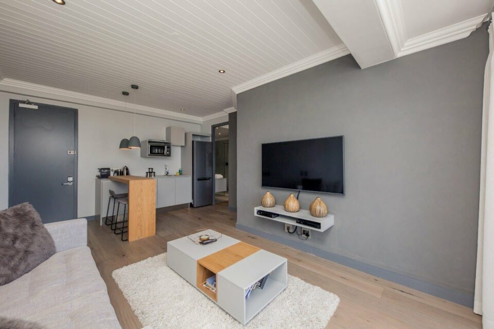 Seasonsfind The Bay - Living room