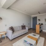 Seasonsfind The Bay - Lounge area