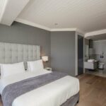 Seasonsfind The Bay - Master bedroom