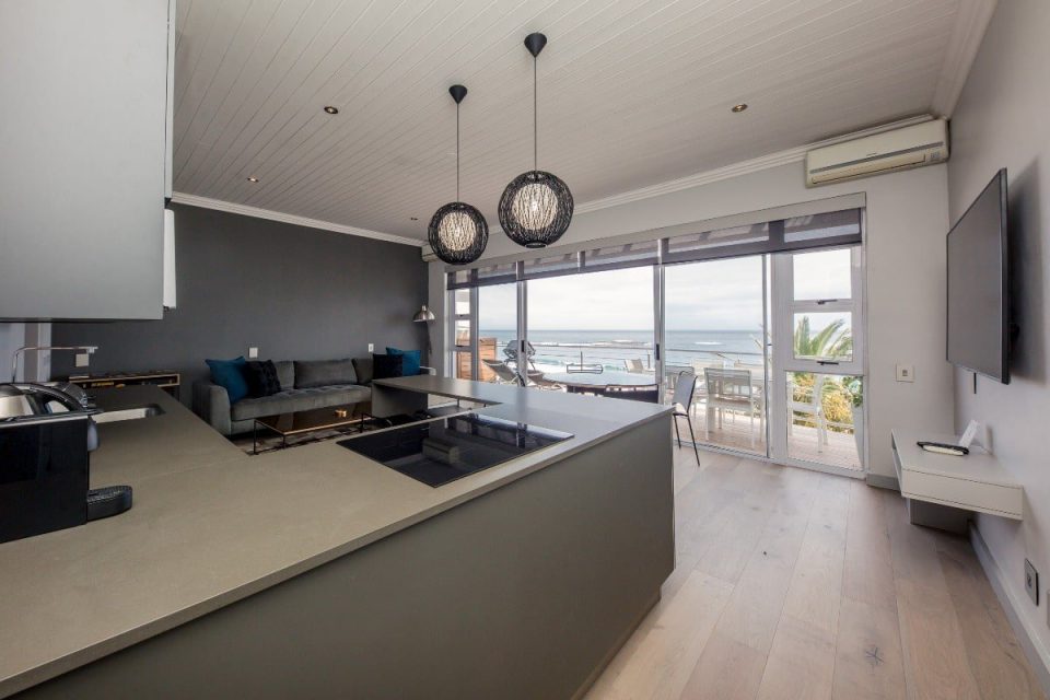 Seasonsfind The Sunset - Kitchen