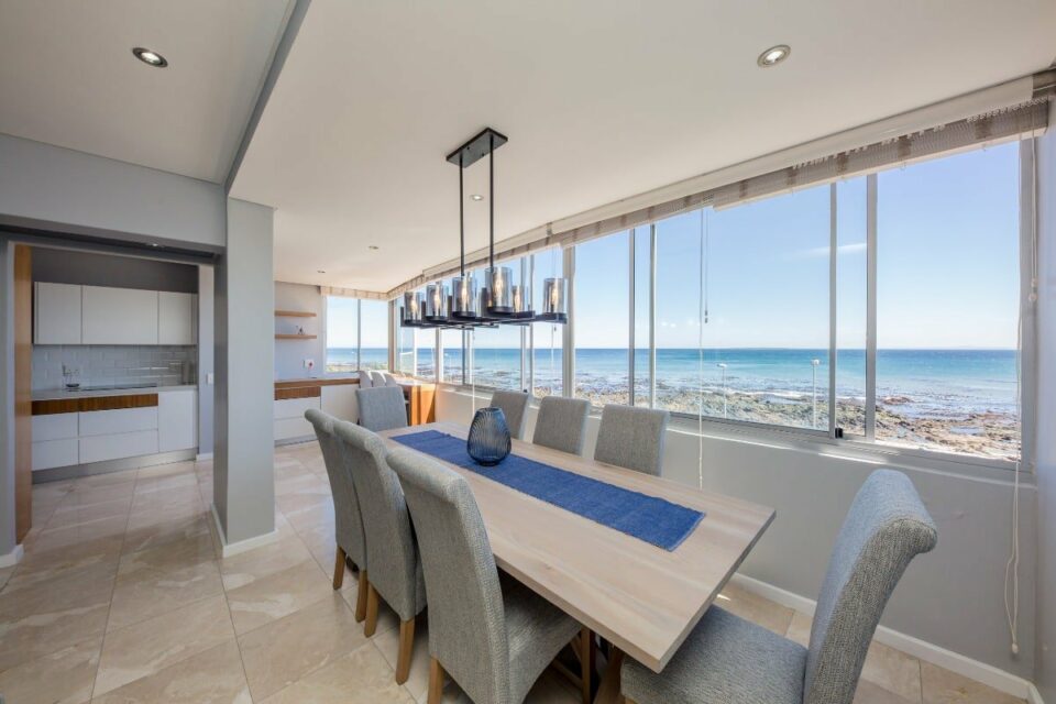 Atlantic Views - Dining room