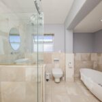 Atlantic Views - En-suite bathroom