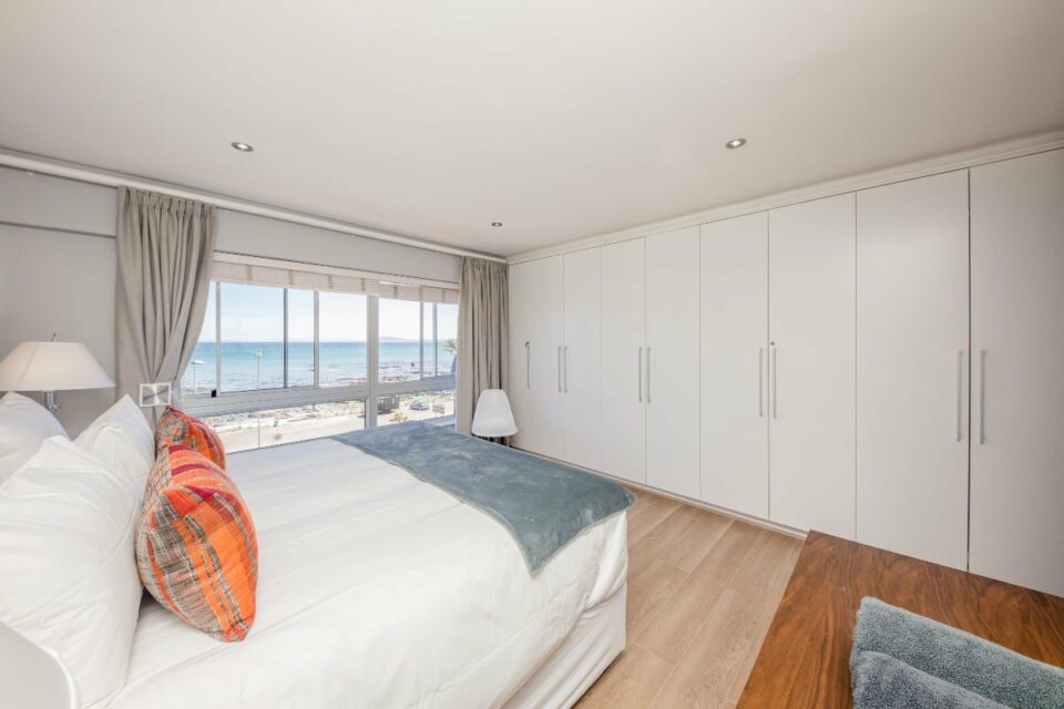 Atlantic Views - Main bedroom