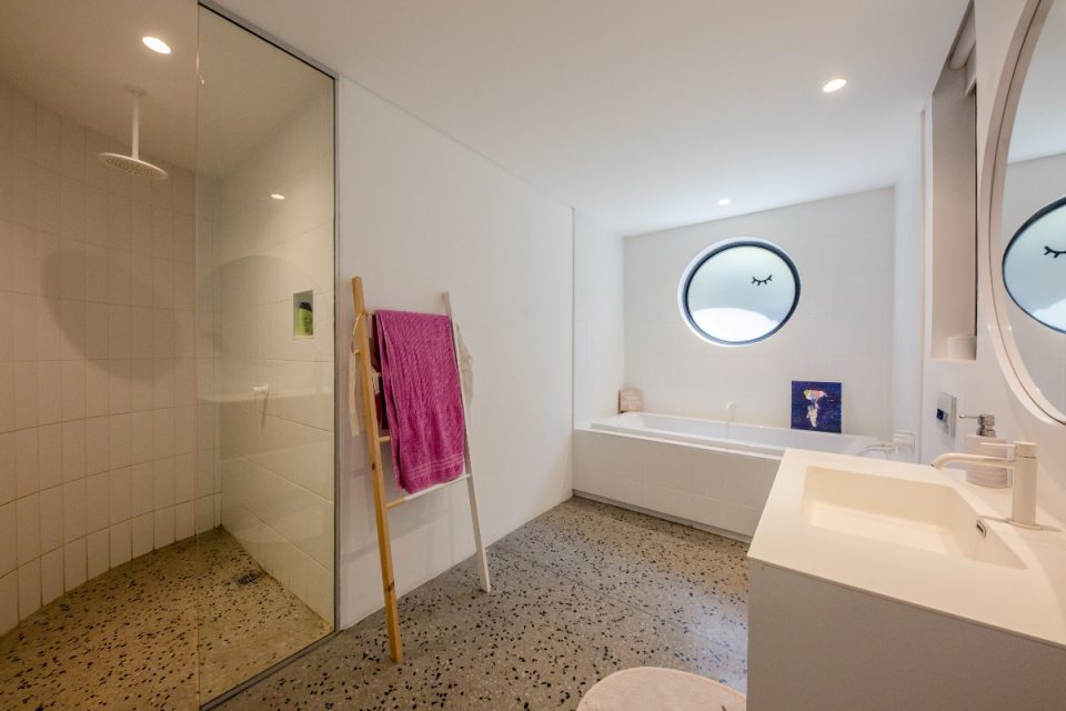 Bakoven Hideaway -  Bathroom