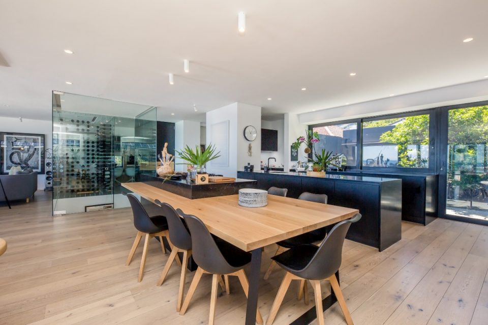 Bakoven Hideaway - Kitchen seating