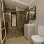 Kaplan House - Dedicated bathroom