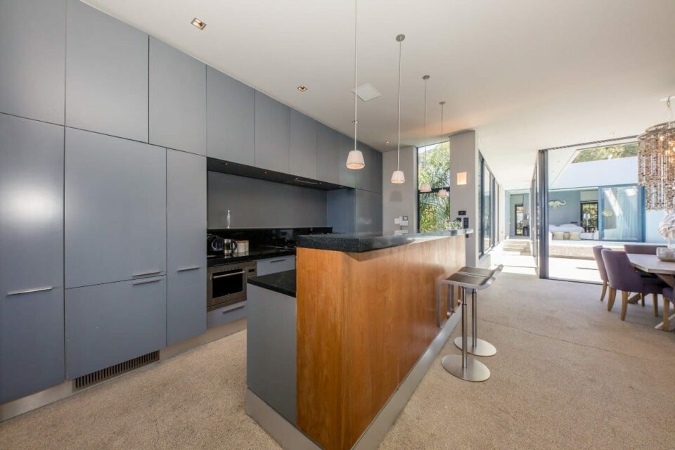 Loader Penthouse - Kitchen with seating