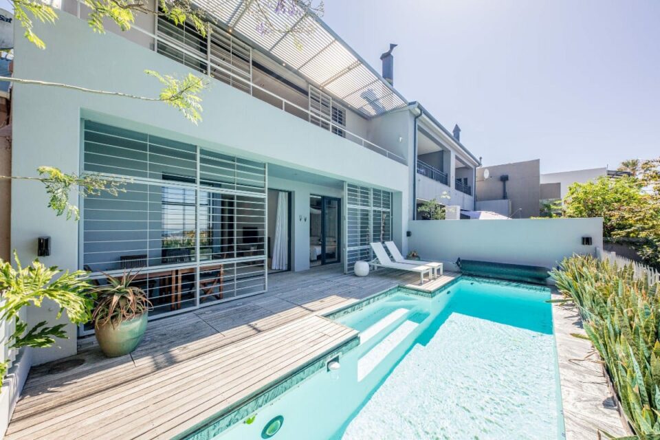 Loader Villa - Main level swimming pool