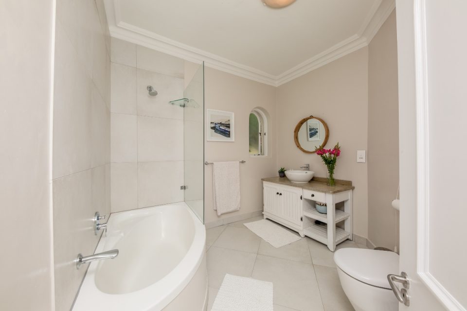 Secret Tranquility - En-suite to second bedroom