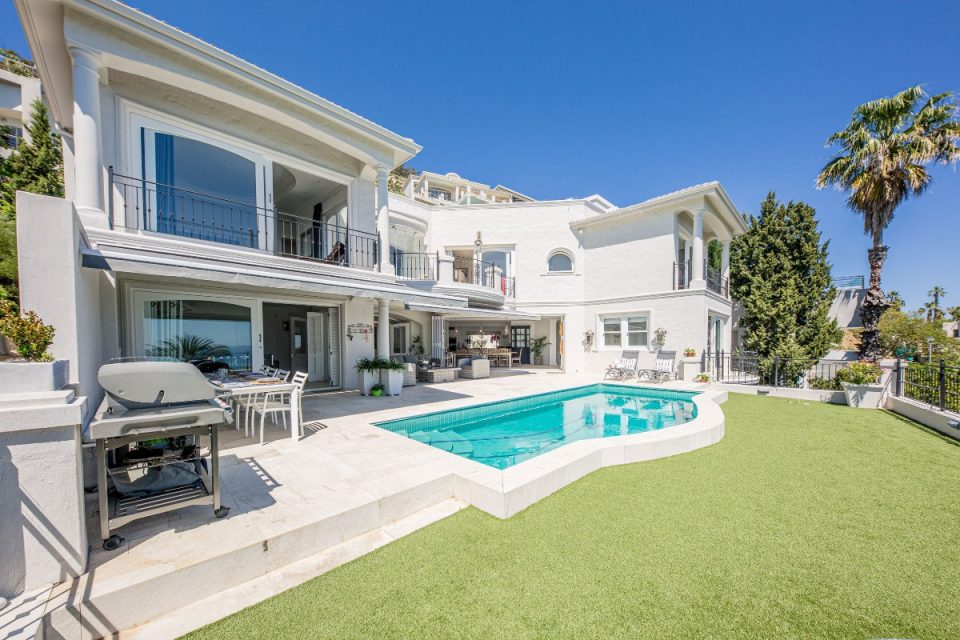 Secret Tranquility - Garden & pool