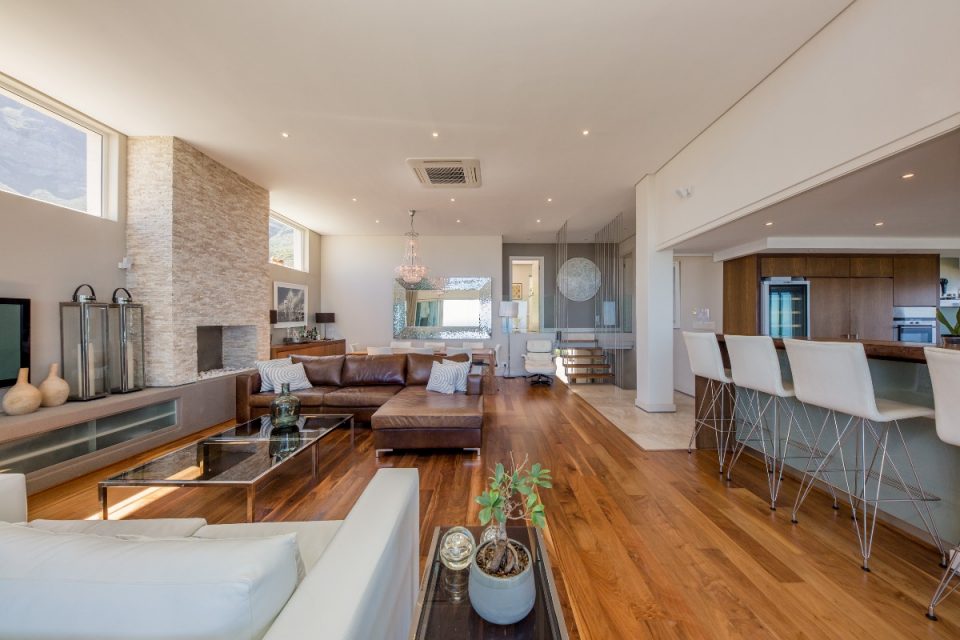 Theresa Views Villa - Living room