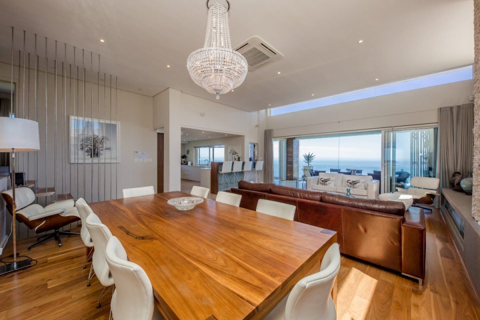 Theresa Views Villa - Dining area