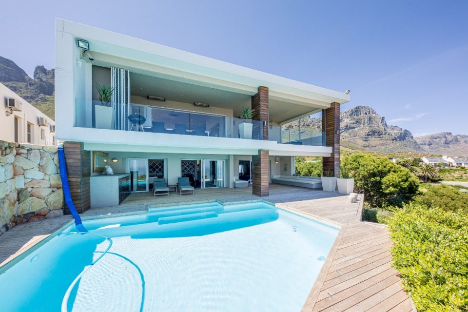 Theresa Views Villa - Swimming pool & exterior