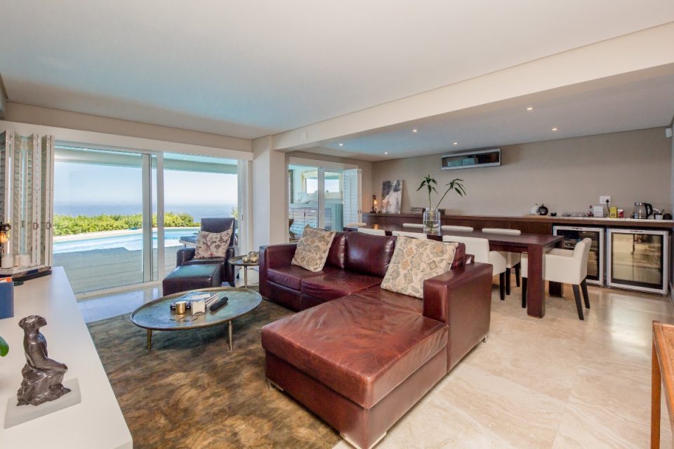 Theresa Views Villa - Casual lounge