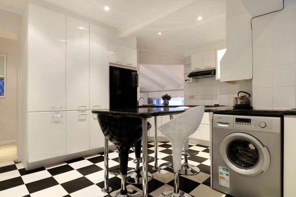 bella-riposa-179293531