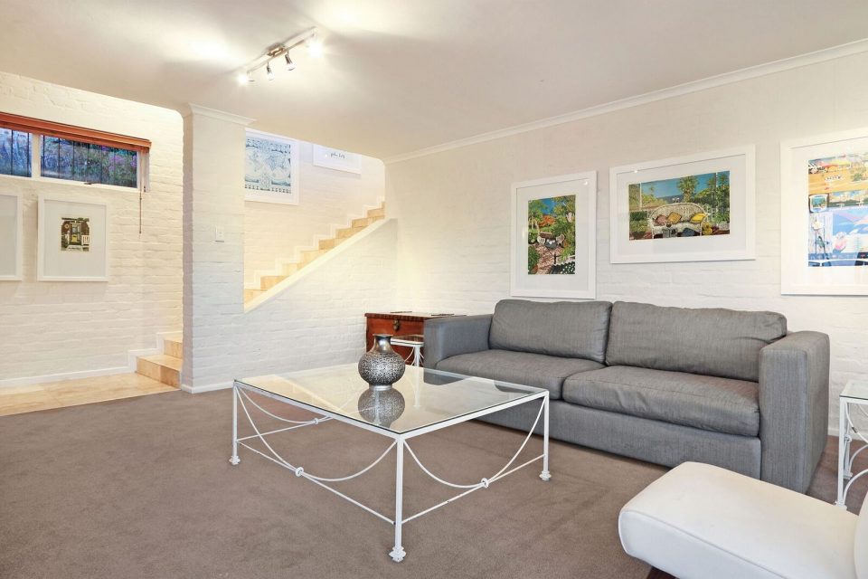 bella-riposa-179293534