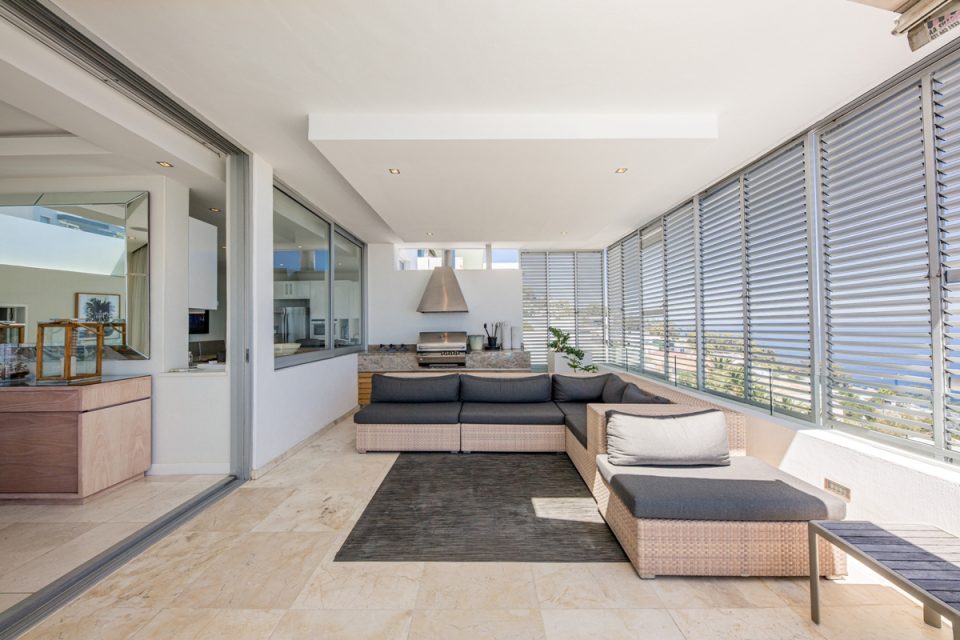 Top Views - Outdoor seating