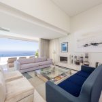 Top Views - Lounge with fireplace