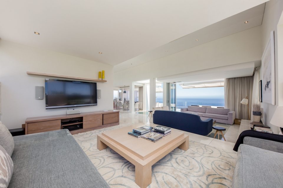 Top Views - Tv lounge