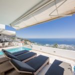 Top Views - Sun loungers & view