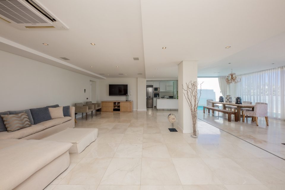 Top Views - Downstairs lounge