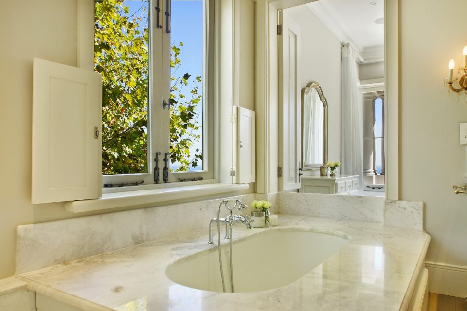 icon-olivia-185749666