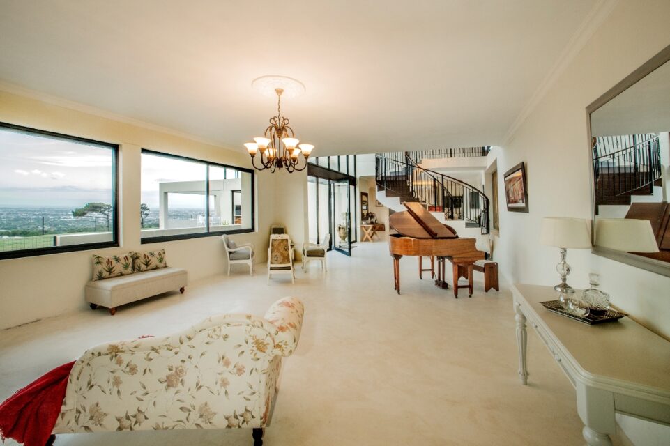 Mountain Side Mansion - Formal lounge