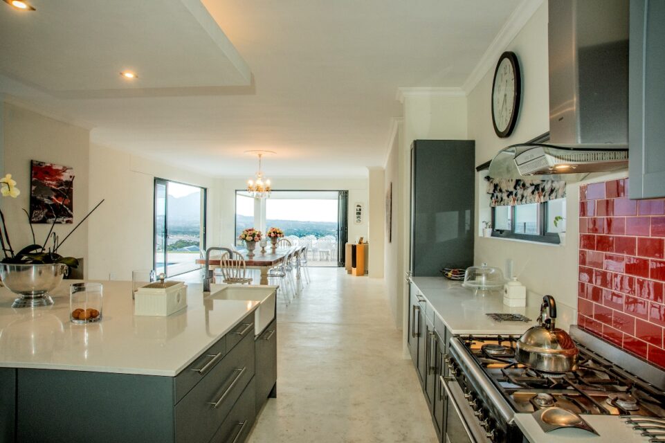 Mountain Side Mansion - Kitchen