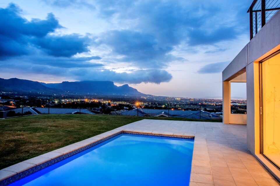 Mountain Side Mansion - Swimming pool with View