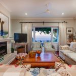 Overkloof - Living room with fireplace