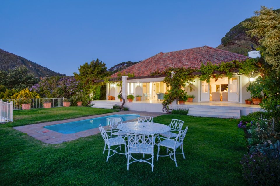 Overkloof - Pool & seating