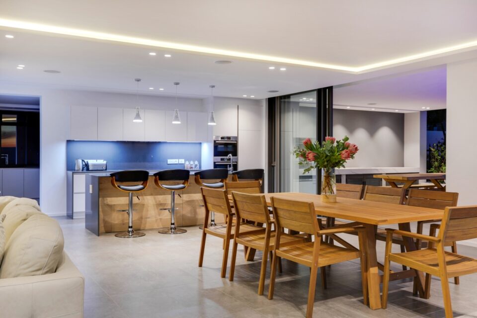 Skyline Main - Kitchen & Dining