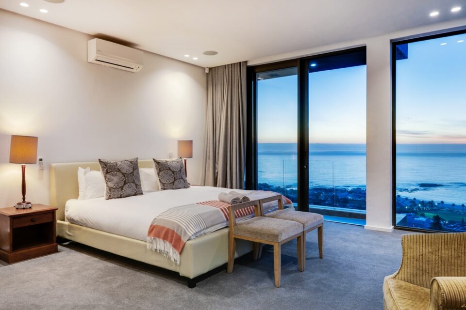 Skyline Main - Master bedroom & Views