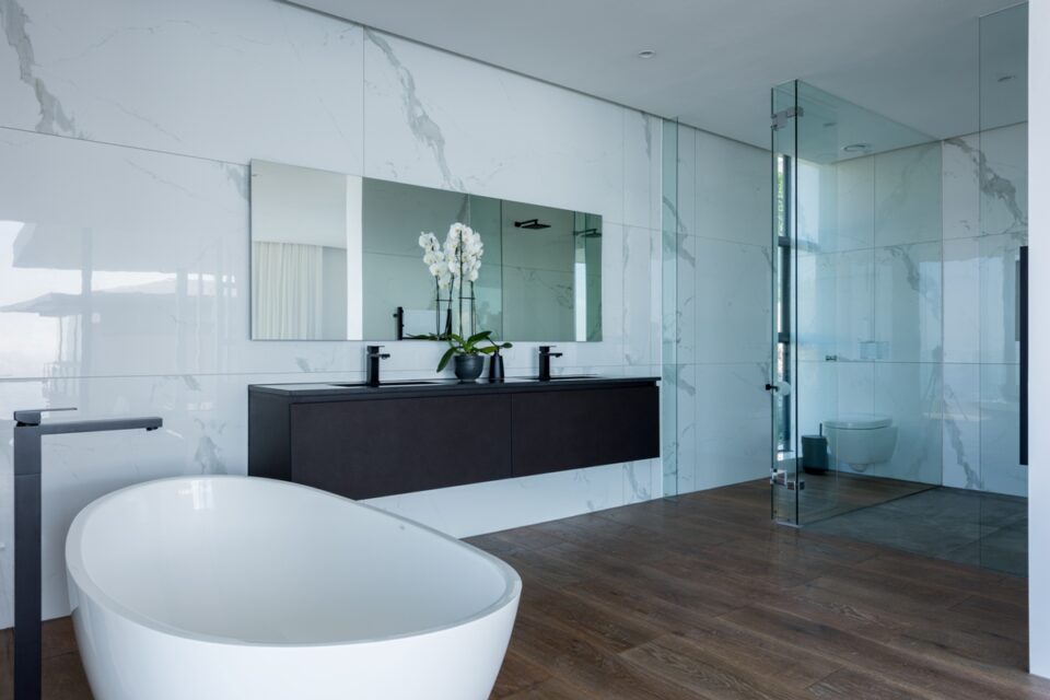 Anchor House - Open-plan master bathroom