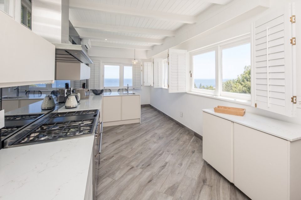 Aqua Vista - Kitchen