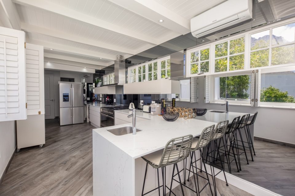 Aqua Vista - Kitchen seating