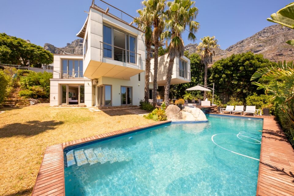 lobster-villa-207953589