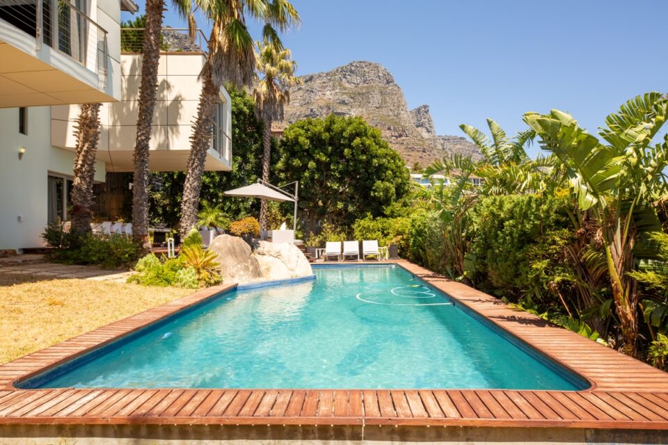 lobster-villa-207953590