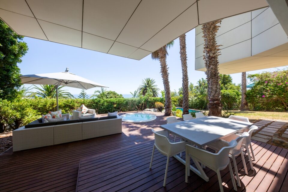 lobster-villa-207953592