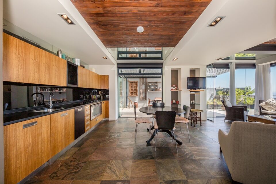 Rhine Stone - Open Plan Space