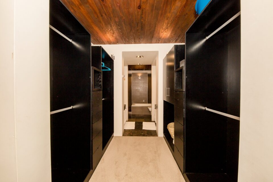 Rhine Stone - Bathroom 1 en-suite