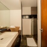 Rhine Stone - Bathroom 2
